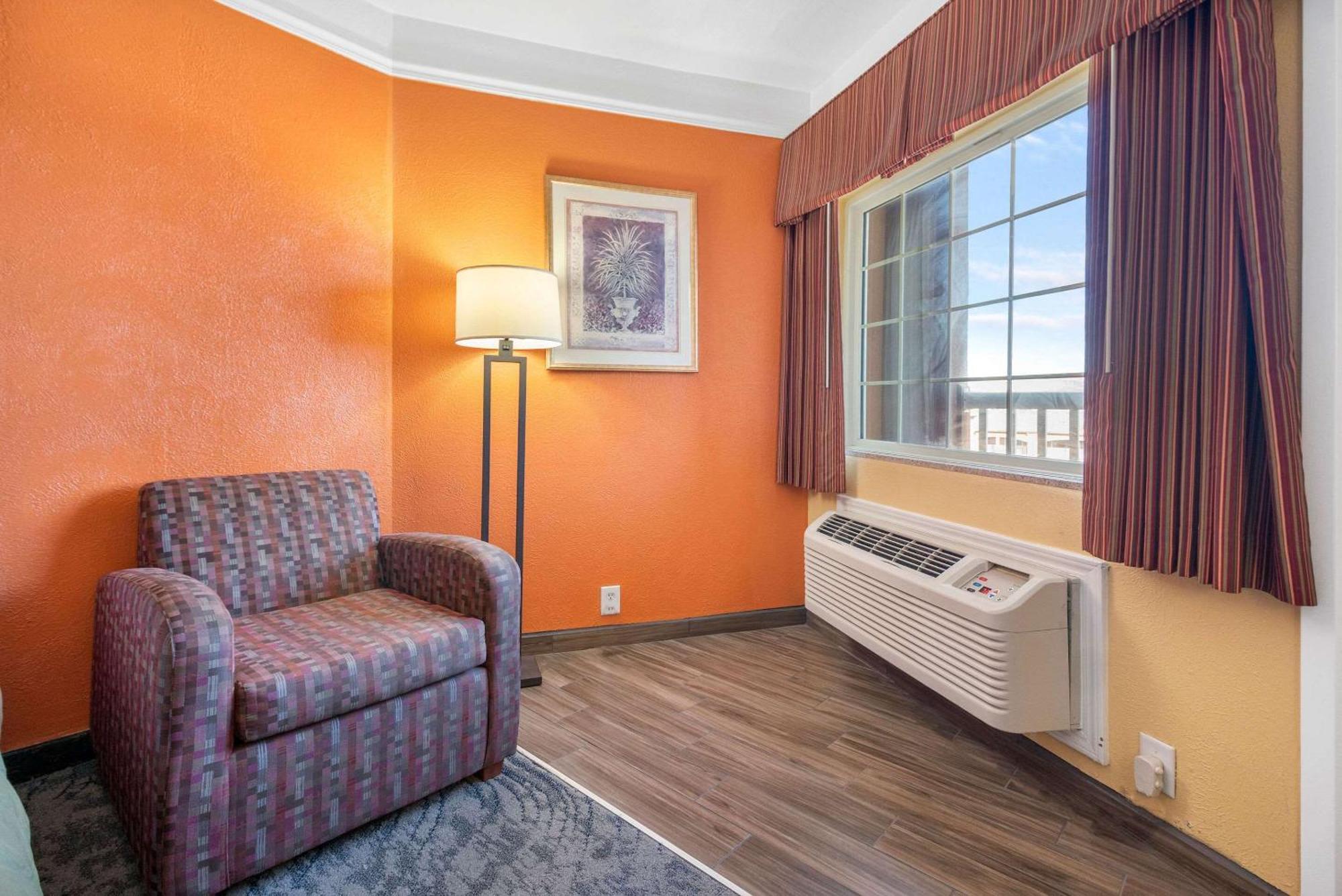 Quality Inn & Suites Galveston - Beachfront Esterno foto